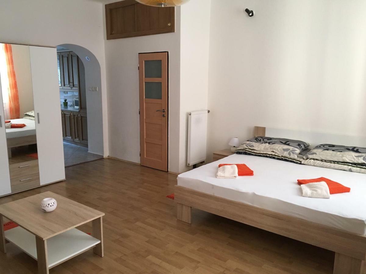 Dvacitka Apartment Чешка Будьовица Екстериор снимка